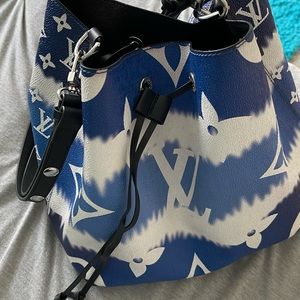 Copy!!!   Perfect for summer!  Bucket fashion purse!